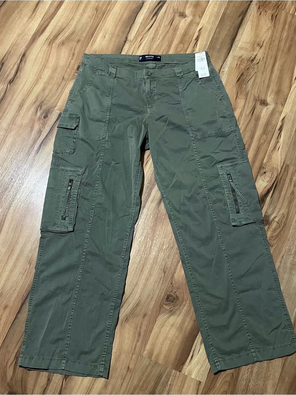 NWT Hollister Olive Green Utility Cargo Pants Low-Rise Baggy Fit 12 Regular